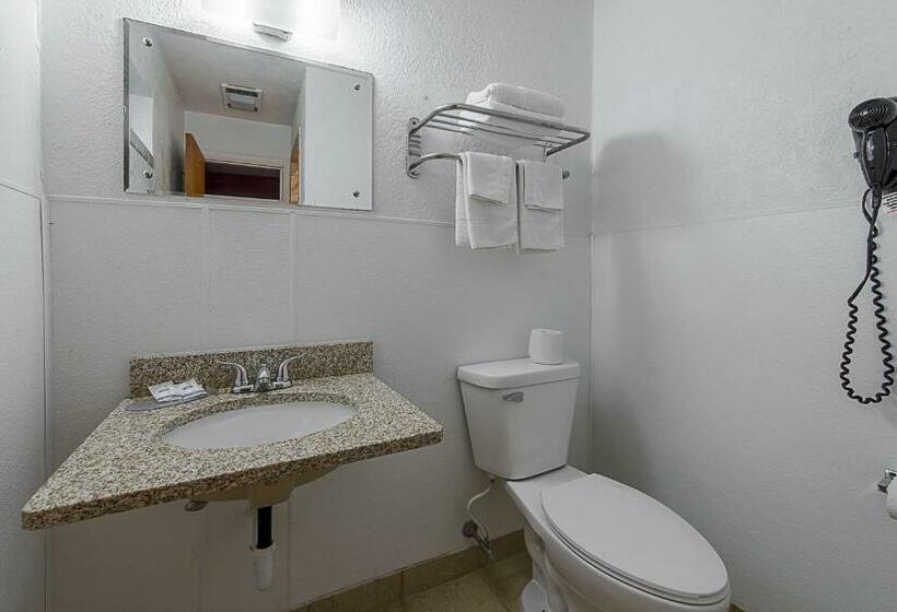 Номер Стандарт 2 Двуспальные Кровати, Highway Inn