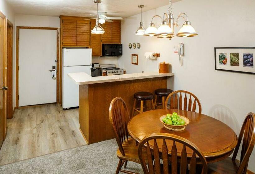 جناح, The Inn At Little Sister Hill