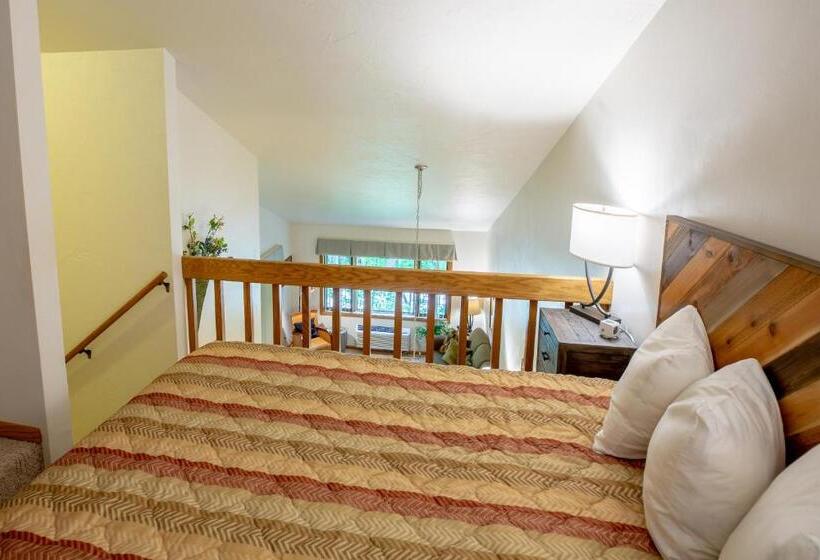 جناح غرفتين نوم, The Inn At Little Sister Hill