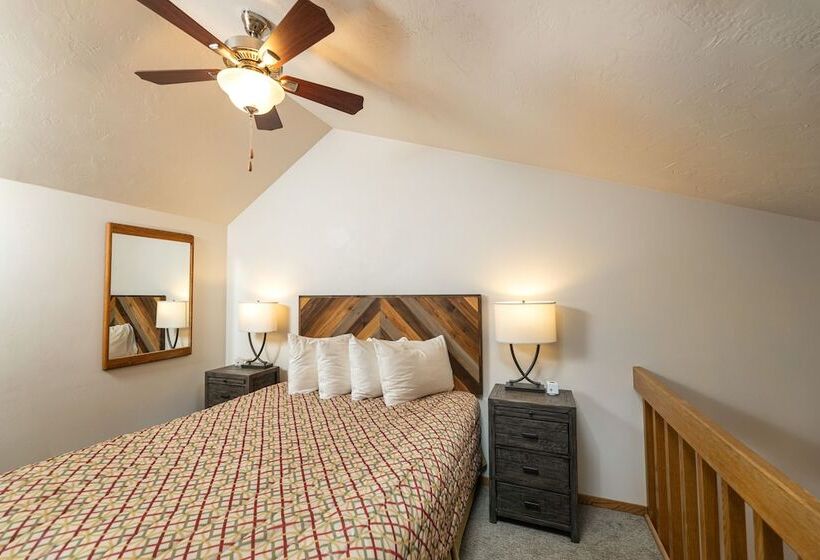 جناح غرفتين نوم, The Inn At Little Sister Hill