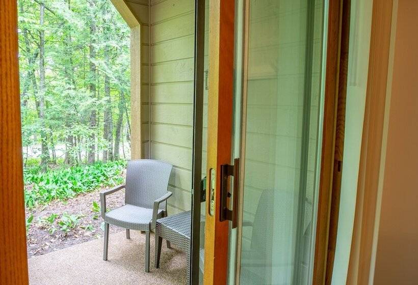 جناح, The Inn At Little Sister Hill