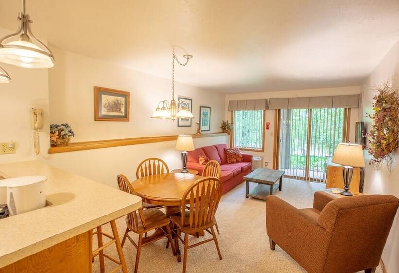 جناح غرفتين نوم, The Inn At Little Sister Hill