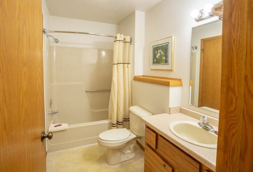 جناح غرفتين نوم, The Inn At Little Sister Hill