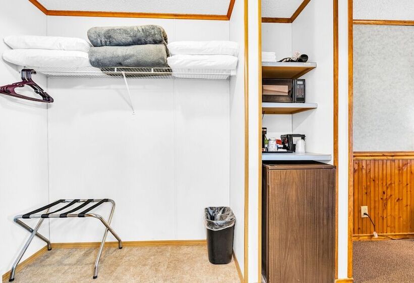 غرفة قياسية, The Inn At The Rostay