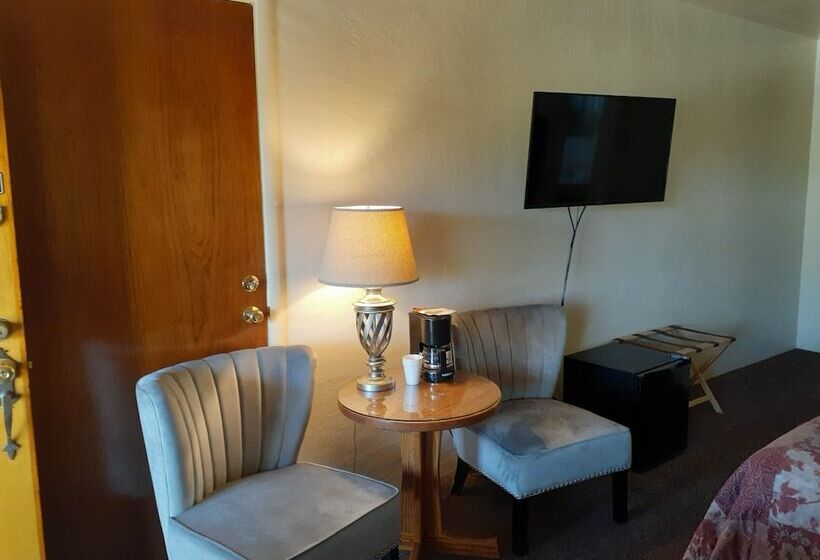 غرفه قياسيه سريرين مزدوجين, Melody Ranch Motel