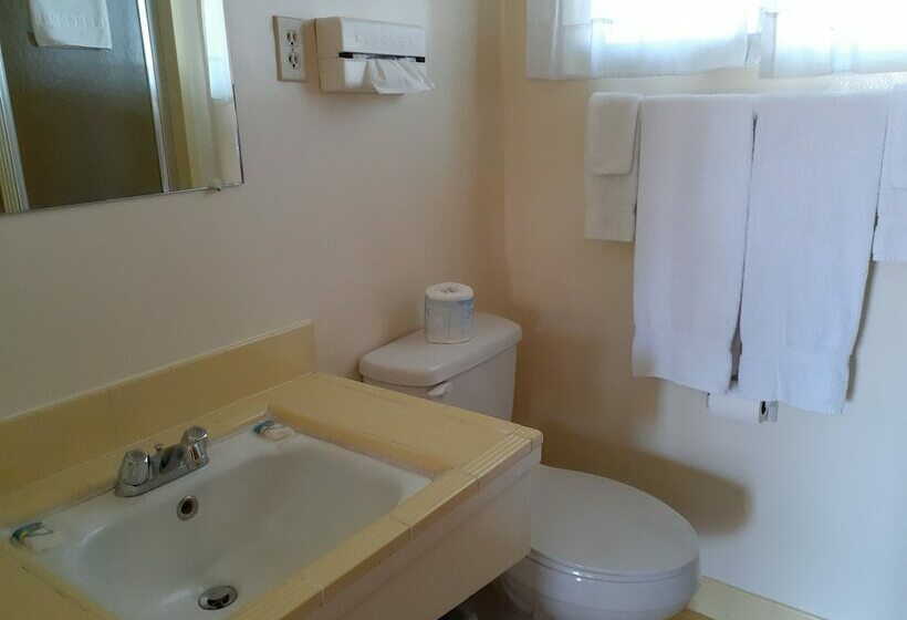 غرفه قياسيه سريرين مزدوجين, Melody Ranch Motel