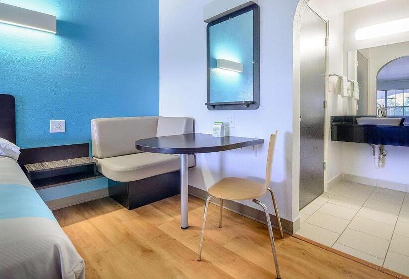 Номер Deluxe Кровать Кинг, Motel 6 Canton, Tx
