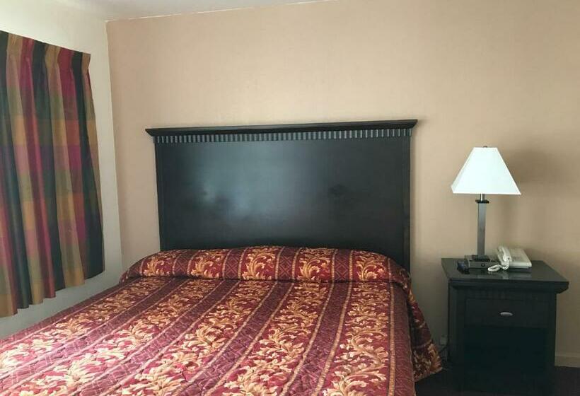 キングサイズベッドのスタンダードルーム, Townhouse Motel