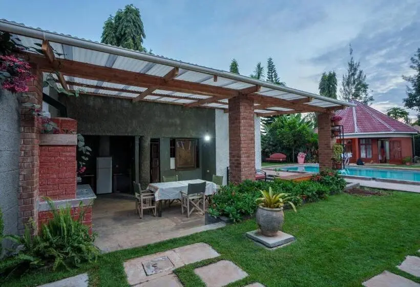 Economy-huone, Sprunger Avenue   Tulia Homes