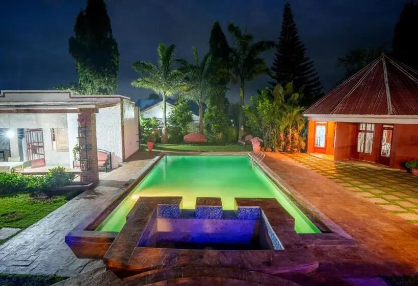 Villa 3 Makuuhuonetta, Sprunger Avenue   Tulia Homes