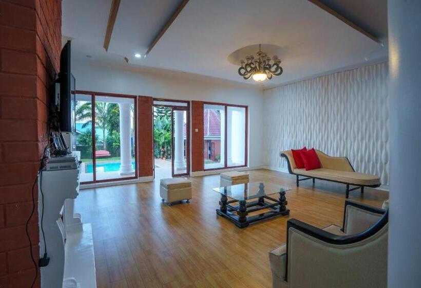 침실 3개 빌라, Sprunger Avenue   Tulia Homes