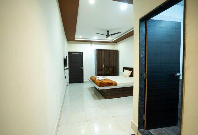 غرفة كلاسيكية ثلاثية, Collection O Hotel Chhattisgarh Palace