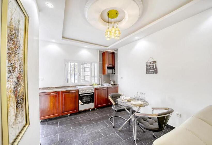 استودیوی لوکس, Cosy Home