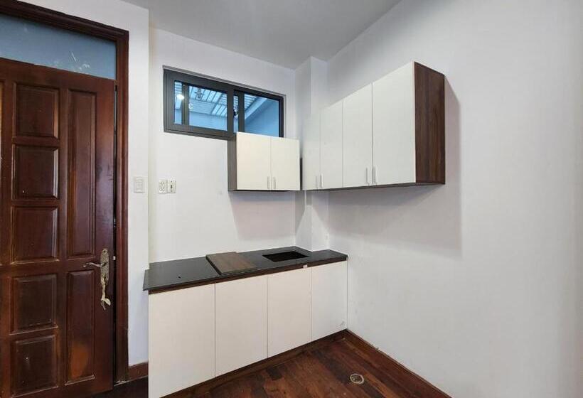 اتاق استاندارد با بالکن, Dlux Hát Giang