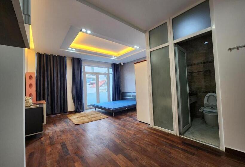 اتاق استاندارد با بالکن, Dlux Hát Giang