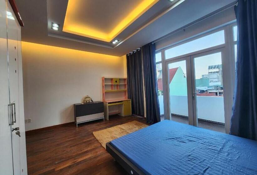 اتاق استاندارد با بالکن, Dlux Hát Giang