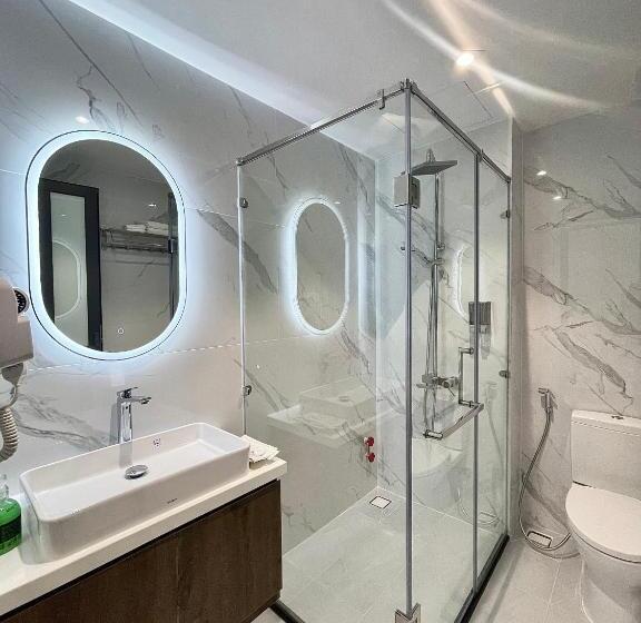 اتاق لوکس با بالکن, Hải Long Hotel 2