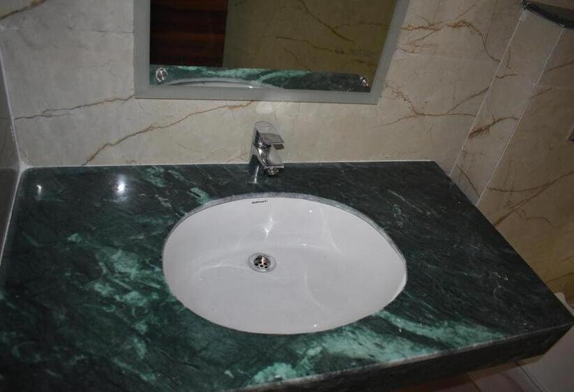 패밀리 스위트, Chopta House Hotel And Restaurant