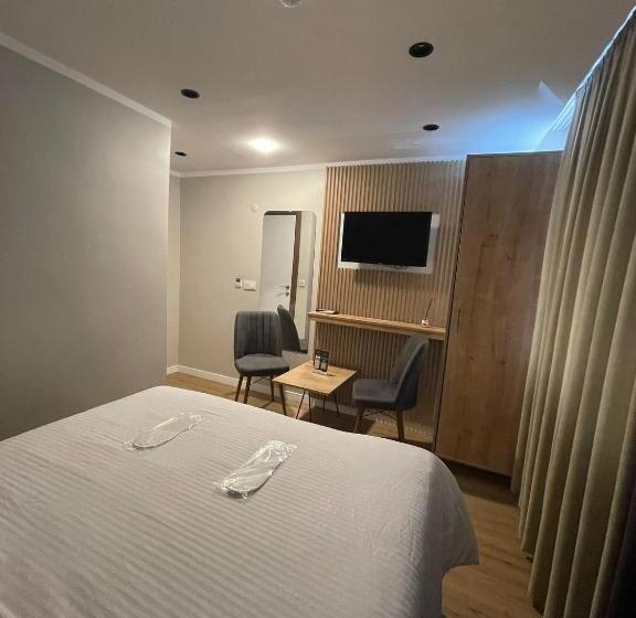 经济房, Edwin Plus