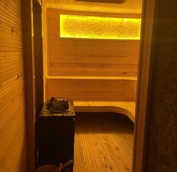 豪华套房, Edwin Plus