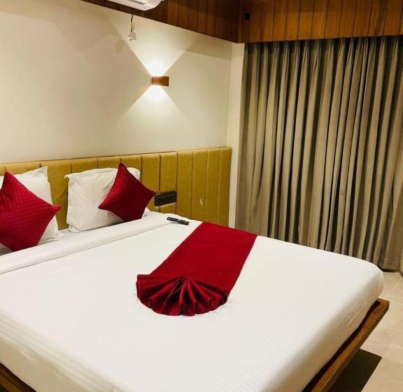 Quarto Deluxe, Emora Tree