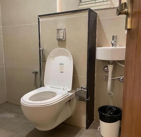 Quarto Deluxe, Emora Tree