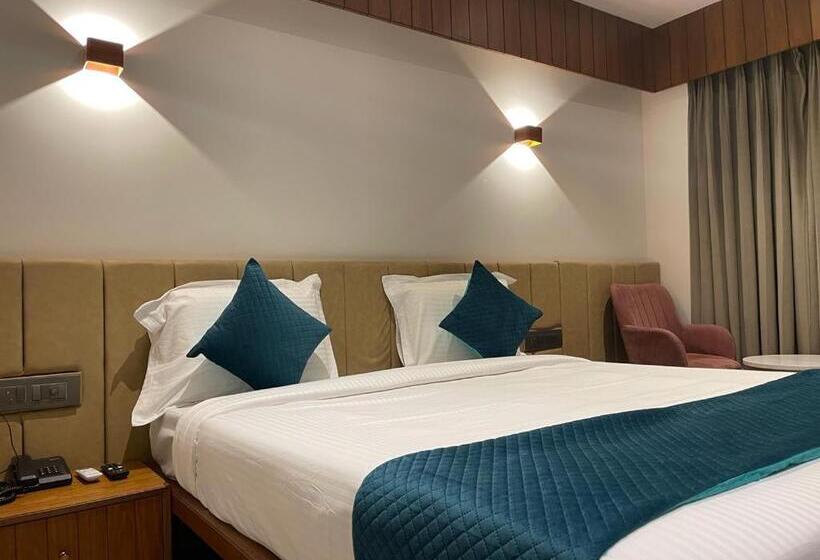 Quarto Deluxe, Emora Tree