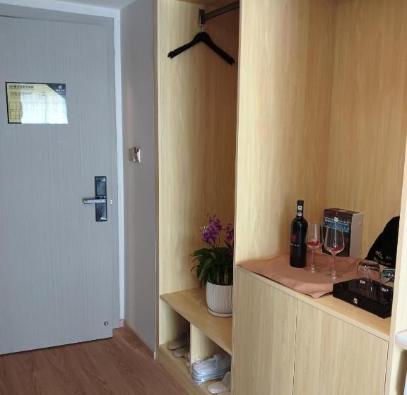 이그제큐티브 룸, Guangzhou Xintai