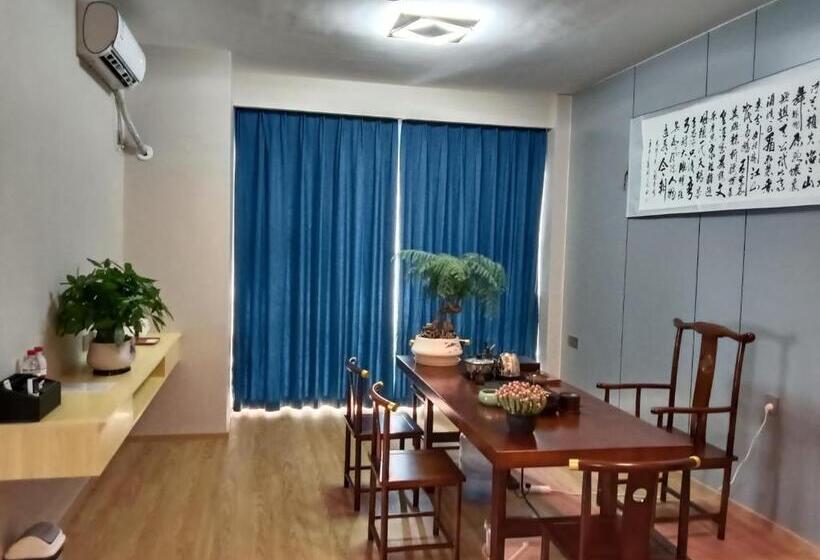 디럭스 스위트, Guangzhou Xintai