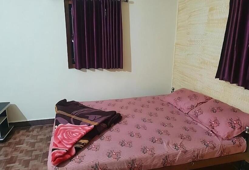 이코노미 룸, Renewed Jadeshwar Farm Resort