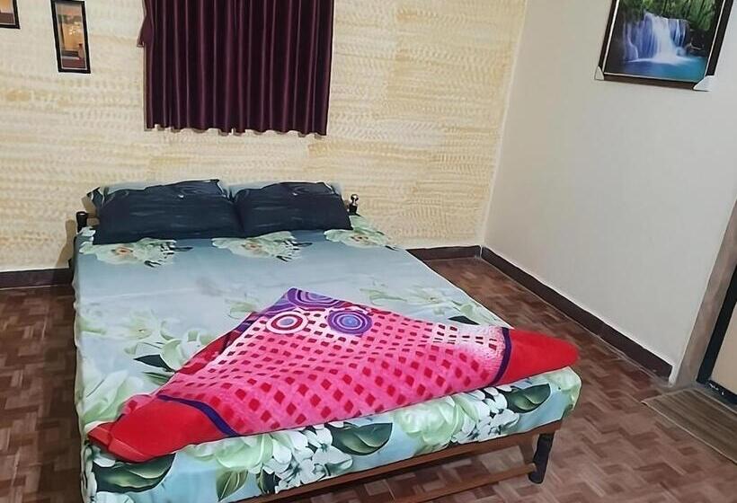 이코노미 룸, Renewed Jadeshwar Farm Resort