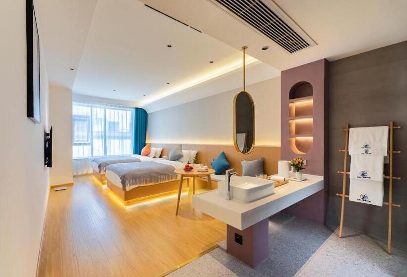 Номер Премиум, Mount Huangshan Yunqi Kinship B&b   Huangshan Mountain Scenic Area Tangkou South Gate Interchange Ce