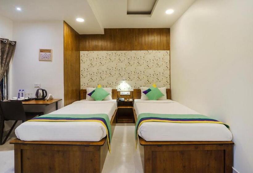 Chambre Deluxe, Treebo Park Palace