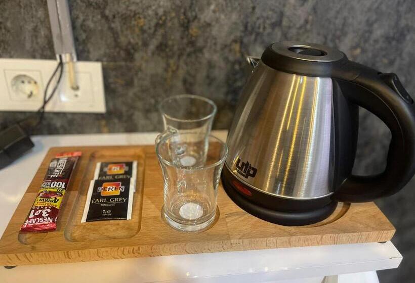 غرفة قياسية ثلاثية, Ufuk Otel