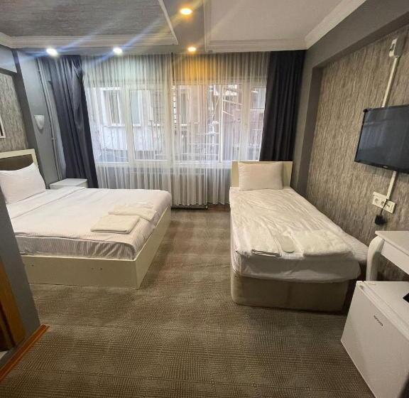 غرفة قياسية ثلاثية, Ufuk Otel