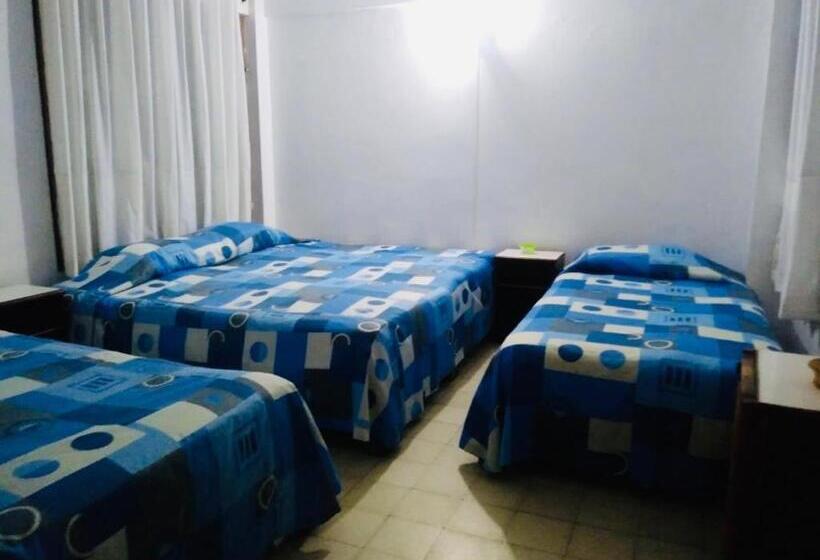 غرفة عائلية, Zócalo Abuelos