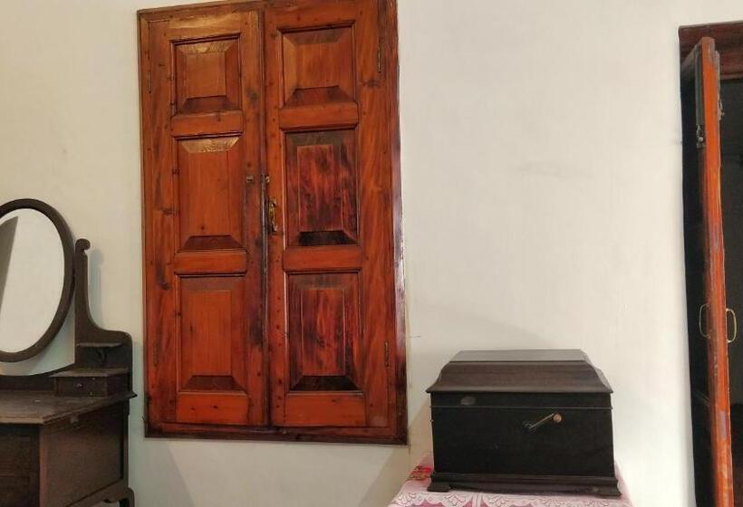 Стандартный Номер Кровать Кинг, Black Bear Cottage Khajjiar