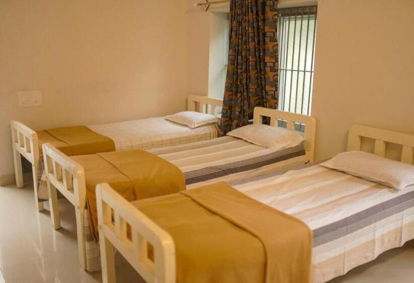 스탠다드 트리플 룸, Rac Adventure Camp By Lexstays,near Isha Foundation