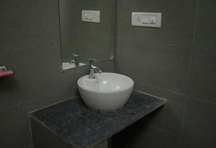 스탠다드 트리플 룸, Rac Adventure Camp By Lexstays,near Isha Foundation