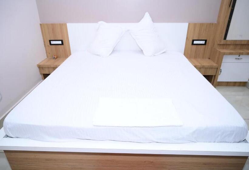 Standard Room, Shree Niwas