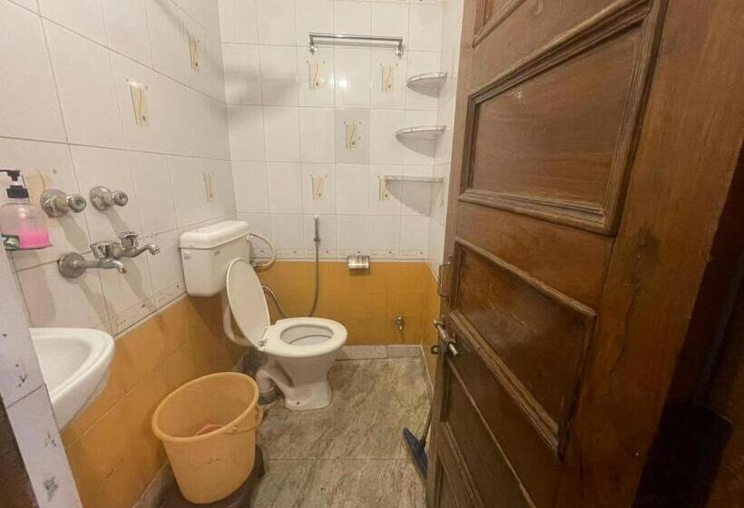 Quarto Economy, Unplan Hostel