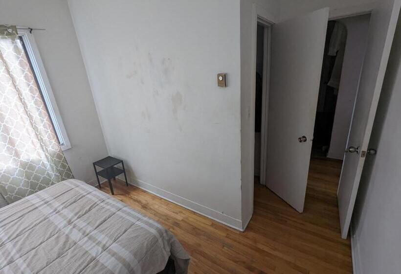 اتاق استاندارد با سرویس بهداشتی مشترک, 4720 Av Dupuis