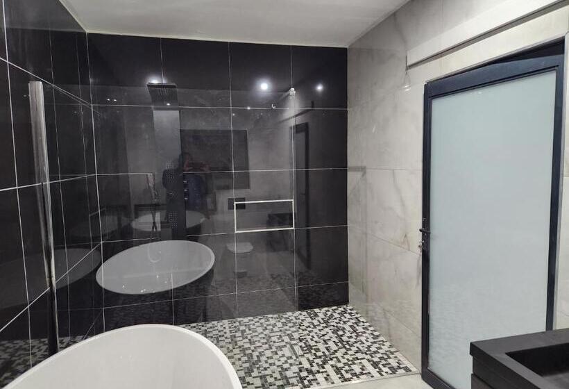 キングサイズベッドのデラックスルーム, The Residence Villa