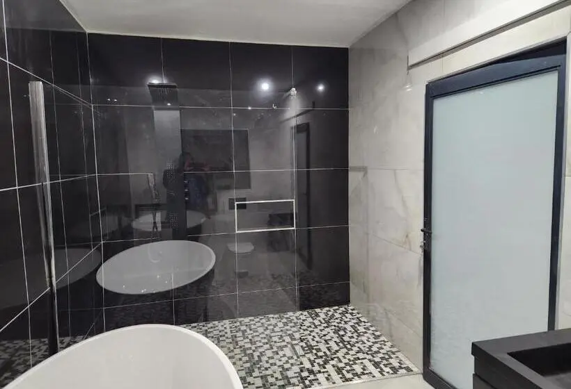 Deluxe-huone King-vuode, The Residence Villa