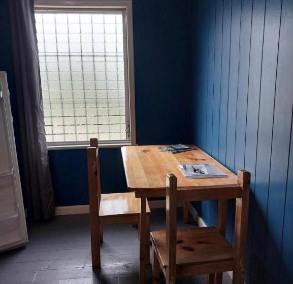 سوییت با چشم‌انداز دریا, Dockside Utila Ocean Front Suites