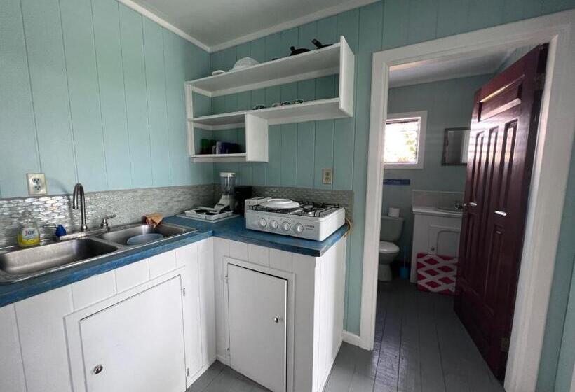 Deluxe Suite Sea View, Dockside Utila Ocean Front Suites