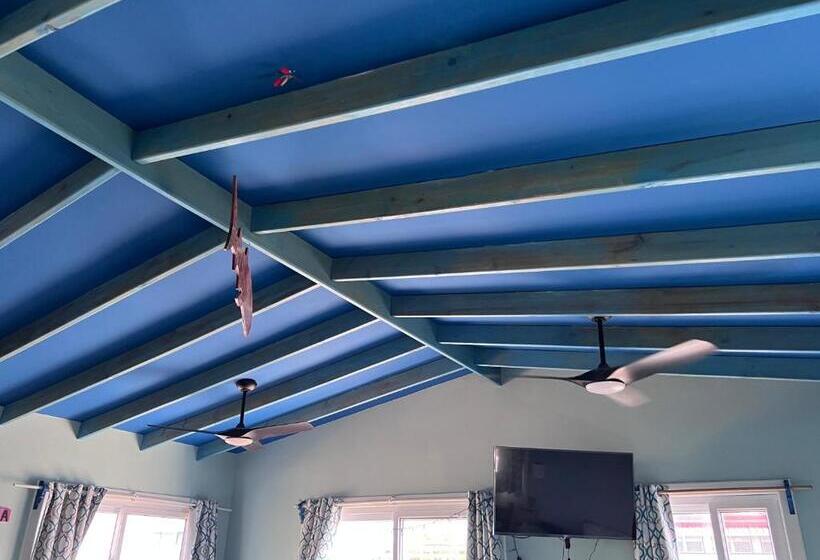 استودیوی لوکس, Dockside Utila Ocean Front Suites