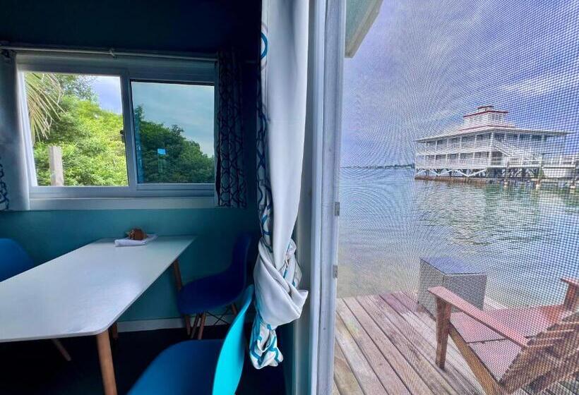 استودیوی لوکس, Dockside Utila Ocean Front Suites