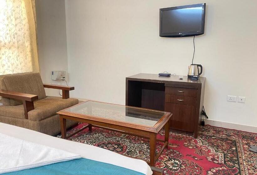 Номер Deluxe с Балконом, Aadi S Residency