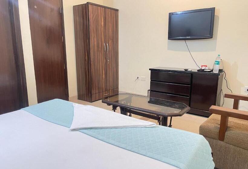 Номер Deluxe, Aadi S Residency